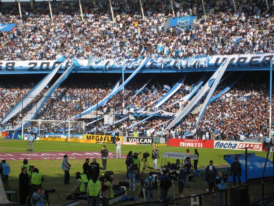 Una solución a la violencia de las barras bravas en el fútbol