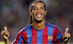 Ronaldinho se despidió en Bogotá con su magia