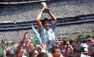 Murió Maradona campeón 86