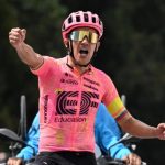 Richard Carapaz gana la etapa 4 del Tour de Romandía; Carlos Rodríguez lidera la general