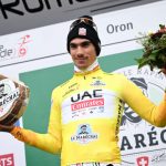 Juan Ayuso sigue como líder tras la cuarta etapa del Tour de Romandía