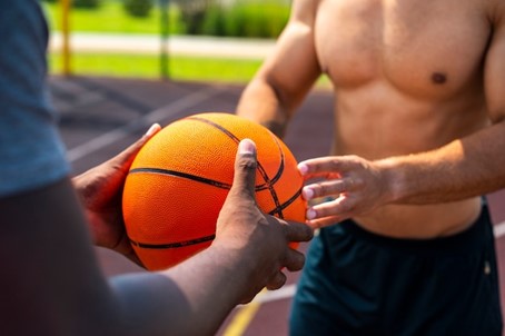 técnicas básicas para jugar baloncesto