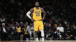 LeBron James lesionado por ciática durante la pretemporada NBA 2025-2026